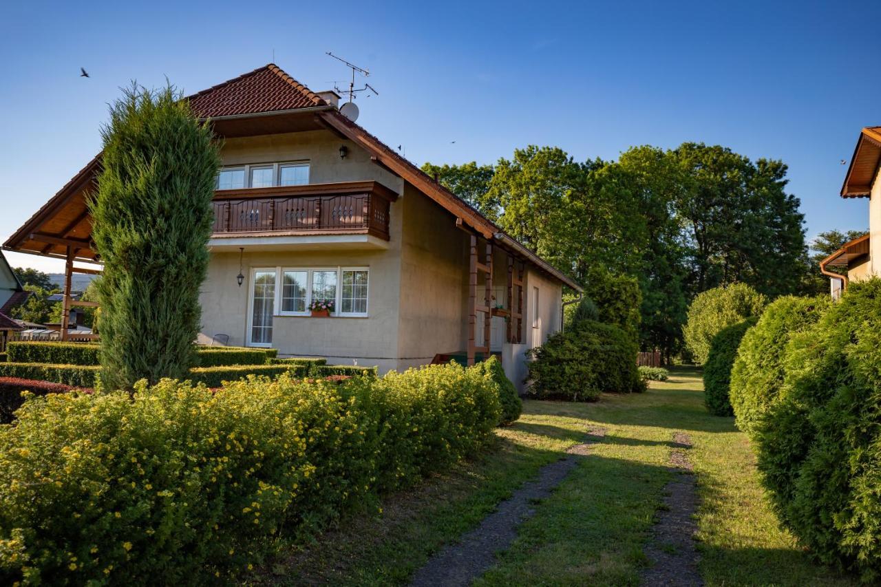 Pension Eric Ostrov  Exterior photo